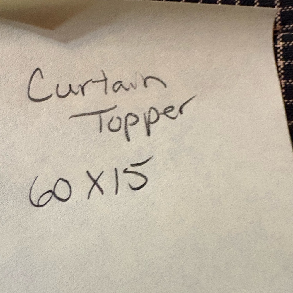 Curtain Topper/Valance with 4 matching place settings - Picture 4 of 5